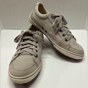 Taos Moc Star Womens‎ Size 9.5 Distressed Gray Lace Up Shoes Casual Sneaker